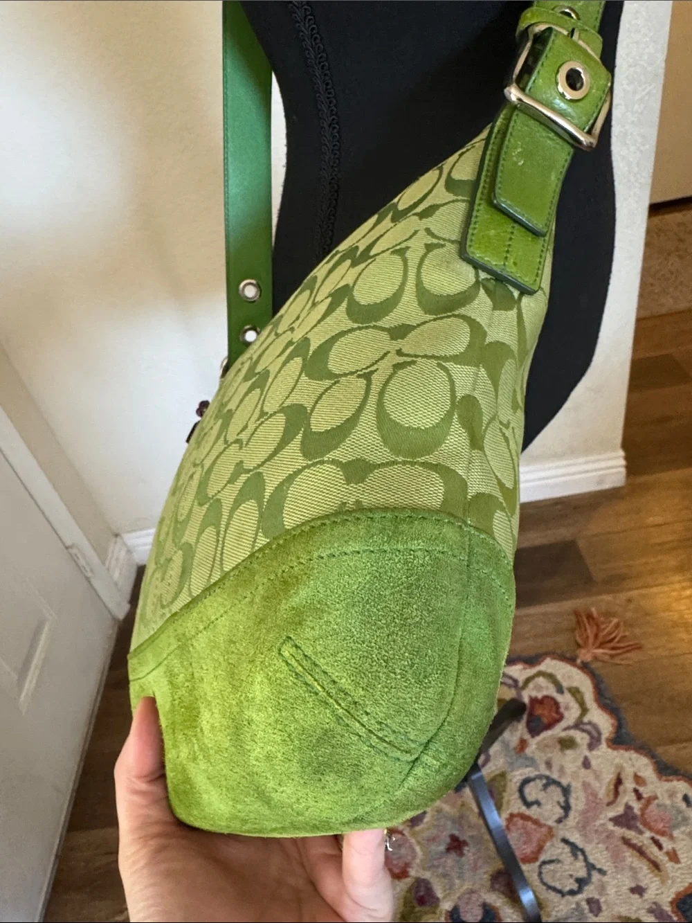 Coach Green 💚 #9362 crossbody bag with ladybug 🐞 keychain